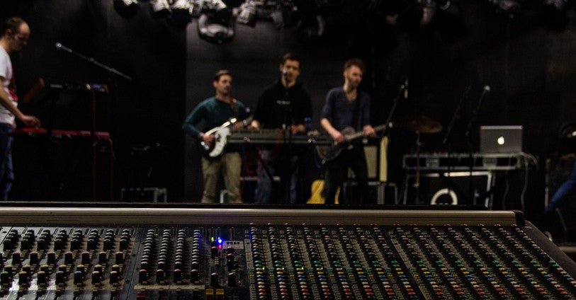 Hoe omgaan met slecht monitor-geluid op het podium?