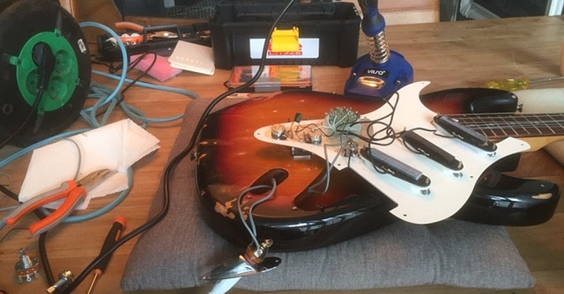 Passieve elementen vervangen in een elektrische gitaar