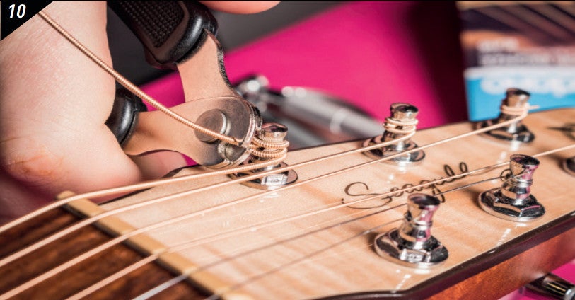 Hoe vervang je de snaren op een akoestische gitaar?