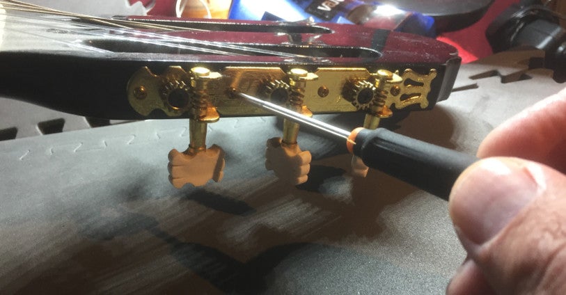 Stemmechanieken van je gitaar vervangen