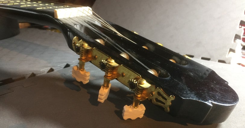 Stemmechanieken van je gitaar vervangen