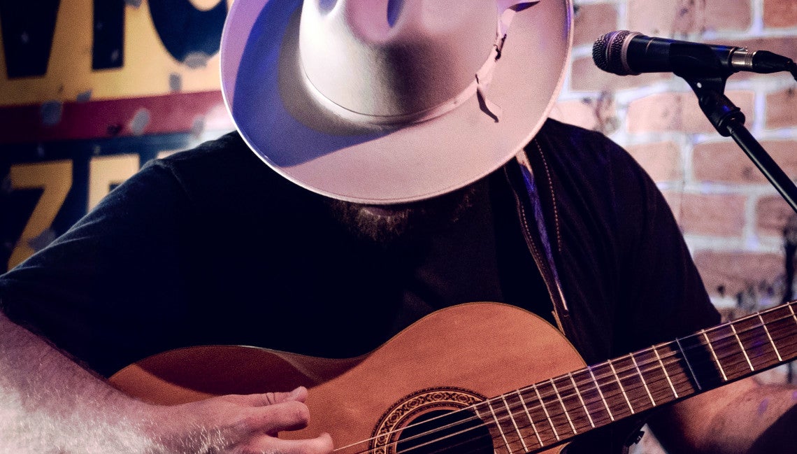 Hoe ga ik te werk als muzikant voor achtergrondmuziek?