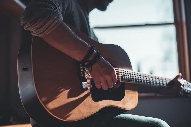 5 redenen waarom beginnende gitaristen stoppen met spelen