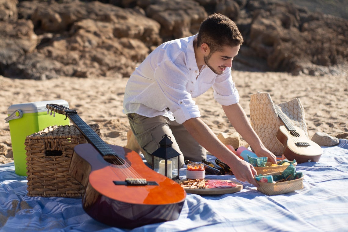 4 Differences Between Ukulele & Guitar